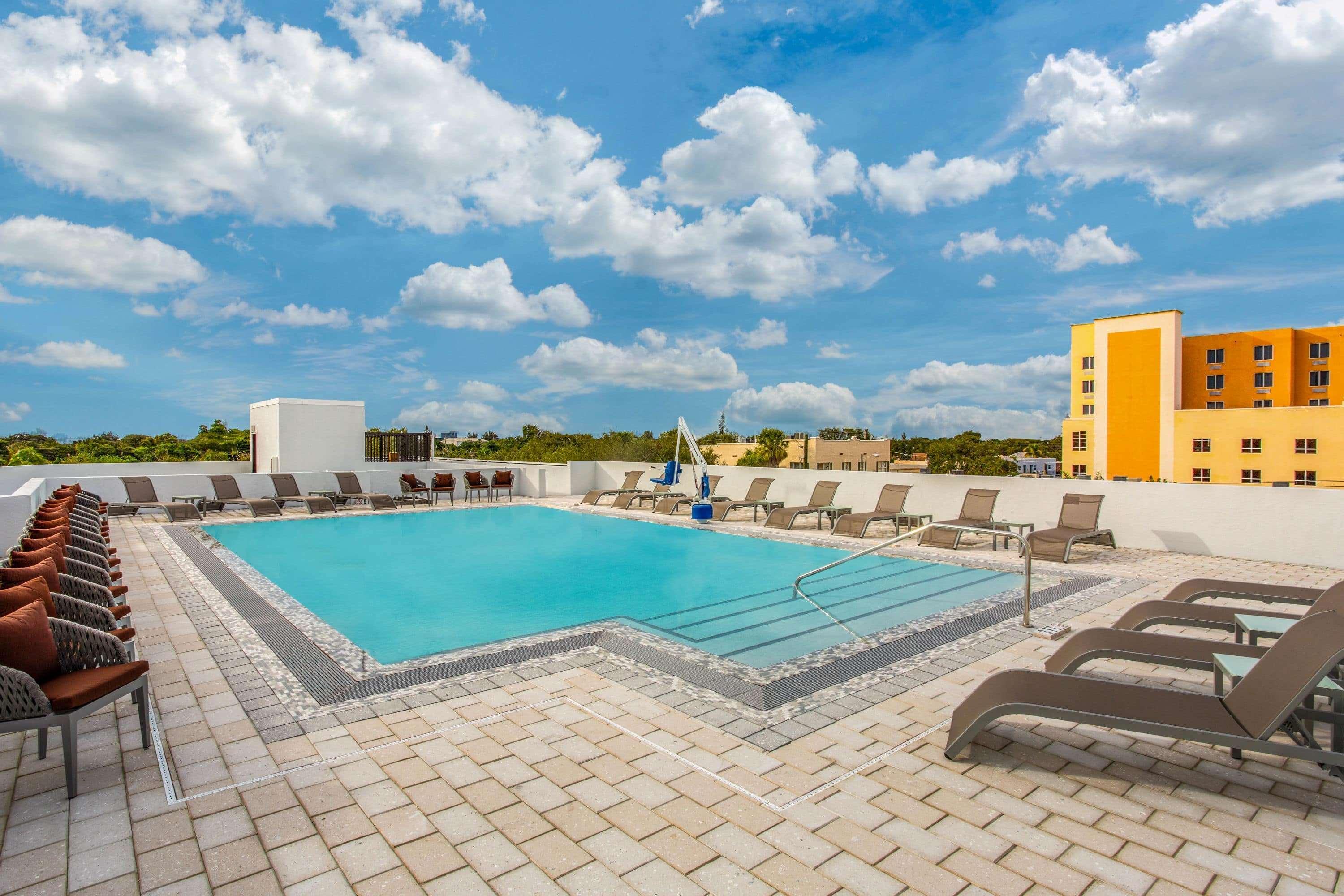 Отель Wyndham Garden Ft Lauderdale Airport & Cruise Port Дания-Бич Экстерьер фото
