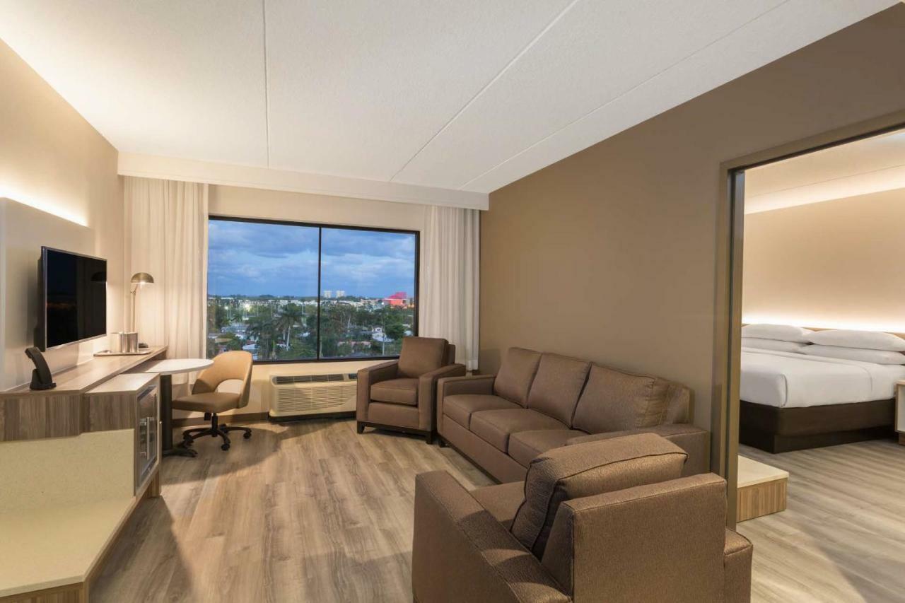 Отель Wyndham Garden Ft Lauderdale Airport & Cruise Port Дания-Бич Экстерьер фото