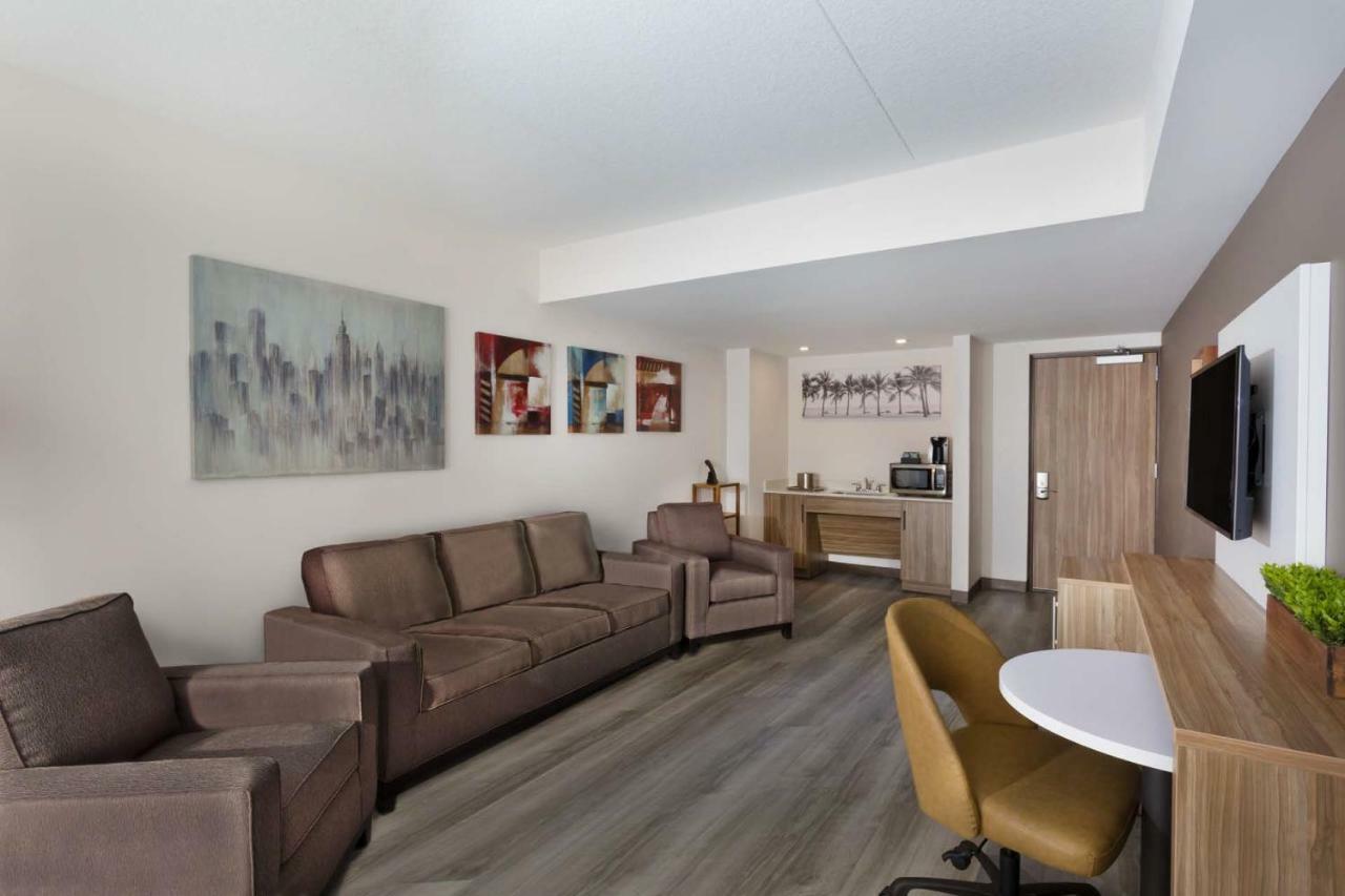 Отель Wyndham Garden Ft Lauderdale Airport & Cruise Port Дания-Бич Экстерьер фото