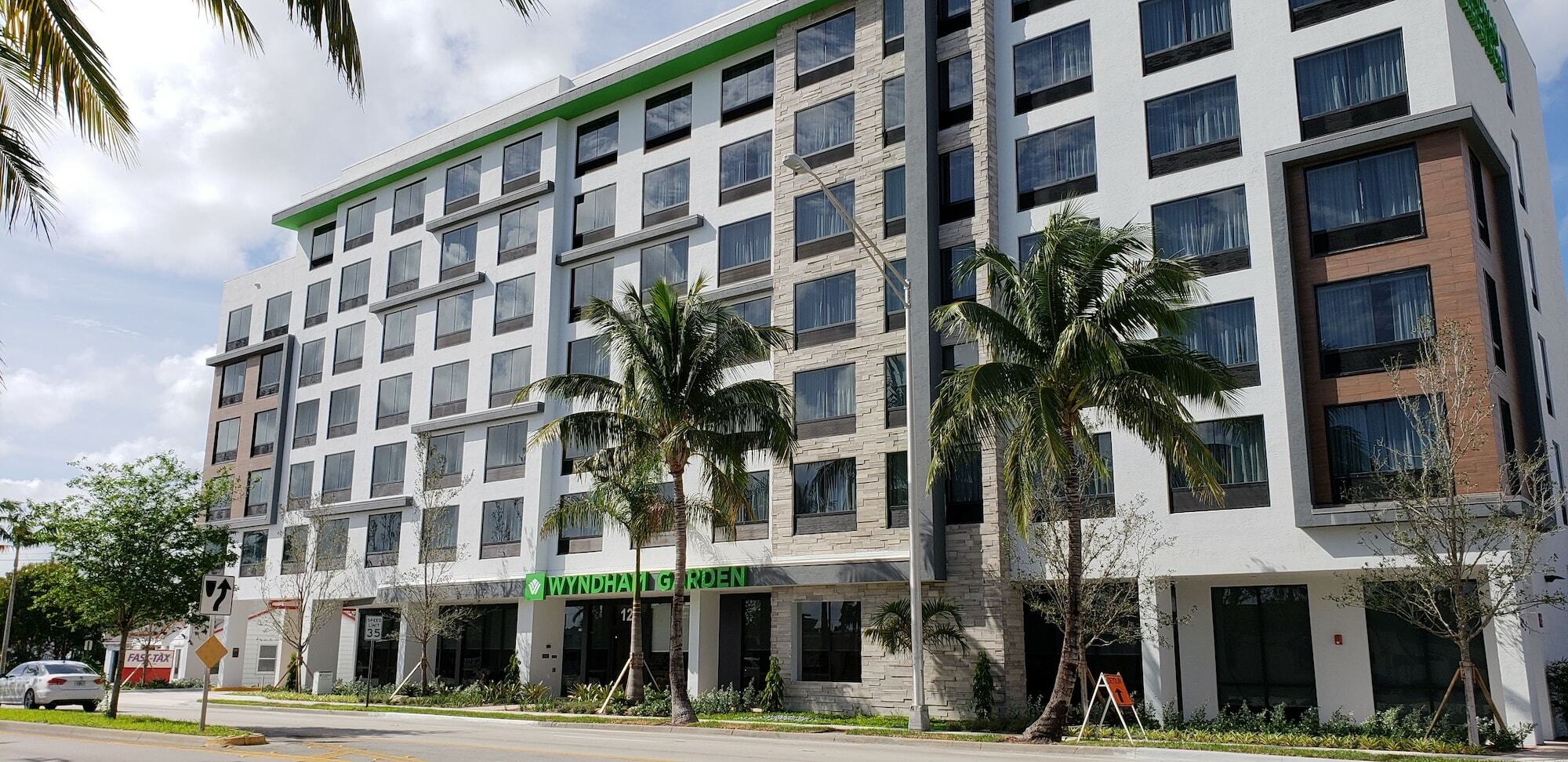 Отель Wyndham Garden Ft Lauderdale Airport & Cruise Port Дания-Бич Экстерьер фото